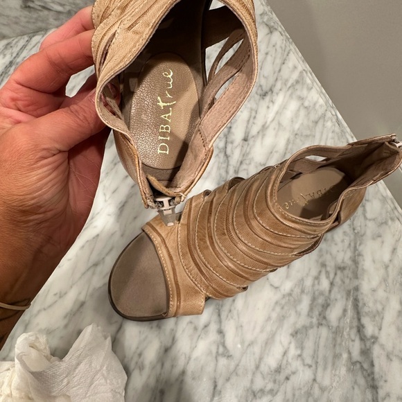 NWOT DibaTrue Gladiator Sandals - Picture 6 of 7